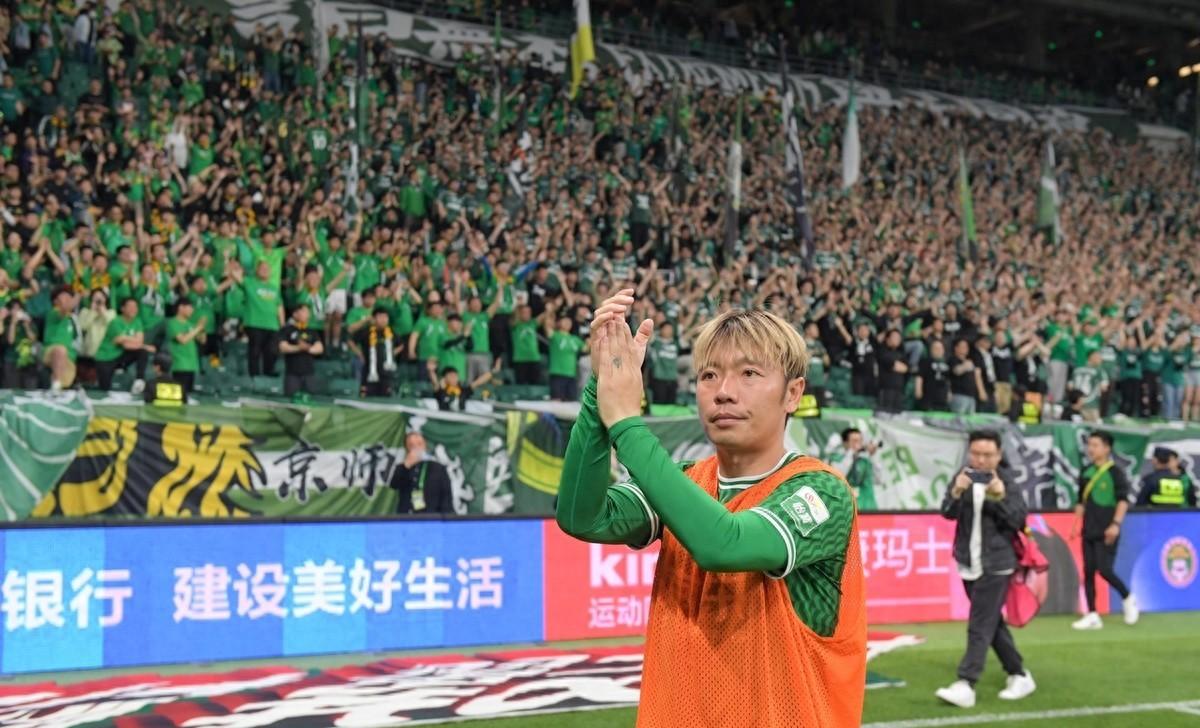 包含国安前锋国脚确认离队，将效力中超冠军亚泰引发热议的词条